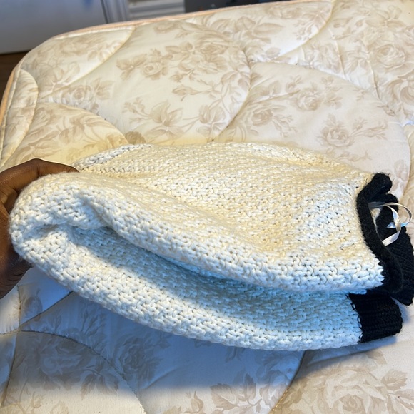 Suzy shirt knitted white sweater. US 4/Size small. - Picture 5 of 5